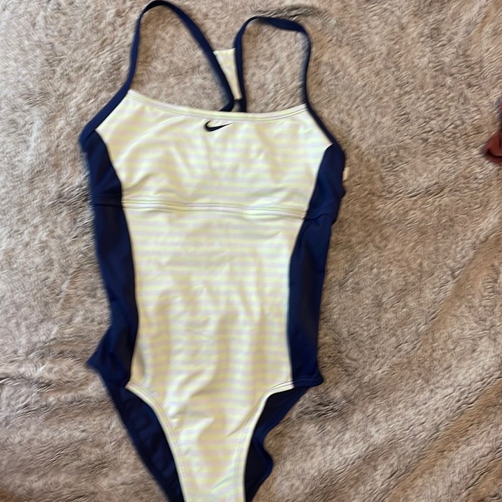 Nike One Piece 💙